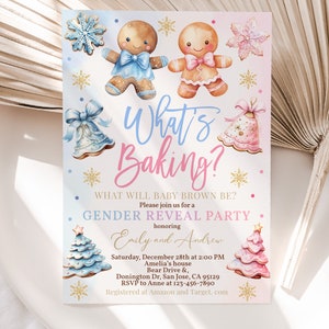 Pode incluir: Um convite para uma festa de revela&ccedil;&atilde;o de g&ecirc;nero com tema de gingerbread. O convite apresenta um homem e uma mulher de gengibre azul e rosa, uma &aacute;rvore de gengibre e o texto "What's Baking?" O convite &eacute; para uma festa de revela&ccedil;&atilde;o de g&ecirc;nero para Emily e Andrew em 28 de dezembro &agrave;s 14h00.