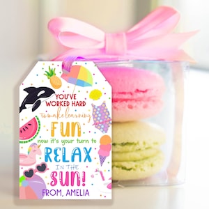 Je hebt hard gewerkt om leren leuk te maken Cadeaukaartjes Ontspan in de zon Leraar Waardering Bedankt Afdrukbaar etiket einde schooljaar HL27