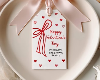 Etiqueta de Feliz Día de San Valentín con diseño de garabatos, lazos y corazones dibujados a mano. Etiquetas de regalo para el Día de San Valentín con cinta roja. Ideal para imprimir en el aula, para maestros o en clase (HL67R).