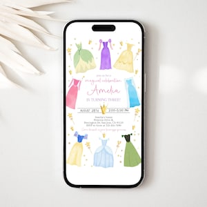 Puede incluir: Una invitación digital para una fiesta de cumpleaños infantil. La invitación presenta una ilustración colorida de princesas con vestidos y coronas. El texto dice "Únete a nosotros para una celebración mágica Amelia cumple tres años! 28 de agosto 2:00-5:00 PM Casa de Amelia Princess Drive & Donington Dr. San Jose, CA 95129 RSVP a Anne al 123-456-7890"