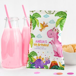 Dinosaurier Geburtstag Chip Beutel Etiketten Mädchen Geburtstag Dekor Niedlich Dino Party Snack Leckereien Tasche Dschungel Tiere Wild Stomp Chomp Roar Printable BT16P