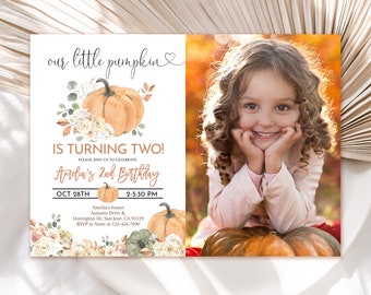 Onze kleine pompoen verjaardag foto-uitnodiging oranje pompoen verjaardagsuitnodiging aquarel boho bloemen rustiek herfst herfstbladeren BEWERKBAAR AT16E