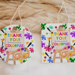 Etiquetas de regalo de cumpleaños con diseño de arte, etiquetas de regalo para fiesta, decoración para el primer cumpleaños de niña, pintura de arcoíris con acuarela, manualidades para fiesta, etiquetas de agradecimiento imprimibles AT11P