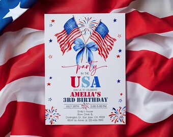 Inbjudan till födelsedagsfest i USA, patriotisk 4 juli-inbjudan, amerikansk flagga, blå rosett, REDIGERINGSBAR AT86R
