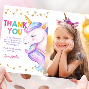 Cartão de agradecimento com foto de aniversário de unicórnio para meninas, 1º aniversário, nota de agradecimento, arco-íris mágico pastel, unicórnio, rosa, roxo, dourado, para impressão BT20P