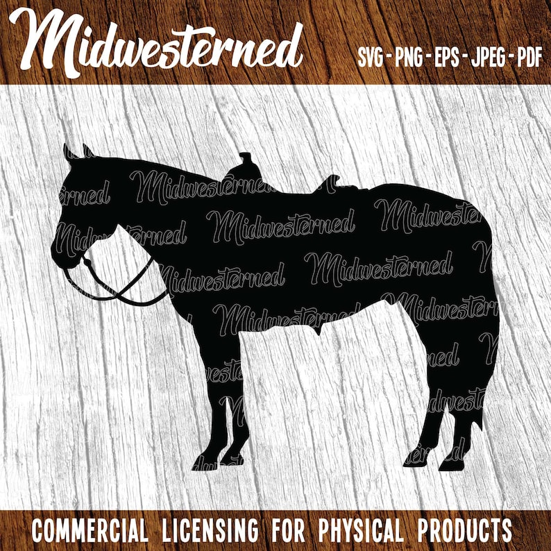Puede incluir: Silueta de un caballo con una silla de montar, en negro sobre un fondo de madera blanca. El texto "Midwesterned" est&aacute; en la parte superior de la imagen y "COMMERCIAL LICENSING FOR PHYSICAL PRODUCTS" est&aacute; en la parte inferior.