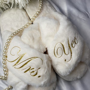 Customized slippers, Fluffy Bride Bridesmaid Slippers, Bridal Shower Gifts, Black Fluffy Slippers, Wedding Keepsake, Custom Bridal Wear