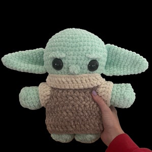 Baby Yoda/Grogu Crochet Pattern