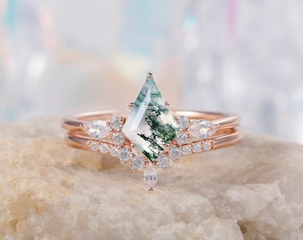 Vintage Kite Cut Moss Agate Engagement Ring Set: 14k Rose Gold Bridal Ring