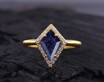 Vintage Kite shaped Sandstone Engagement Ring,14K Gold Unique Bridal Ring,Anniversary Ring