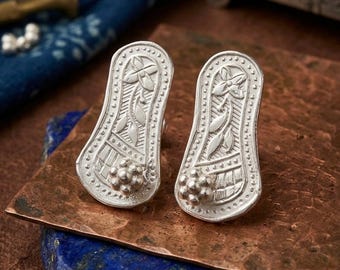 Impronte di Lakshmi d'argento: Charan Paduka, decorazione per la casa e il tempio