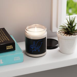 LA Scented Soy Candle Hand Design representing Los Angeles, Relaxing Candle Gift for Home Decor, Aromatherapy Candle