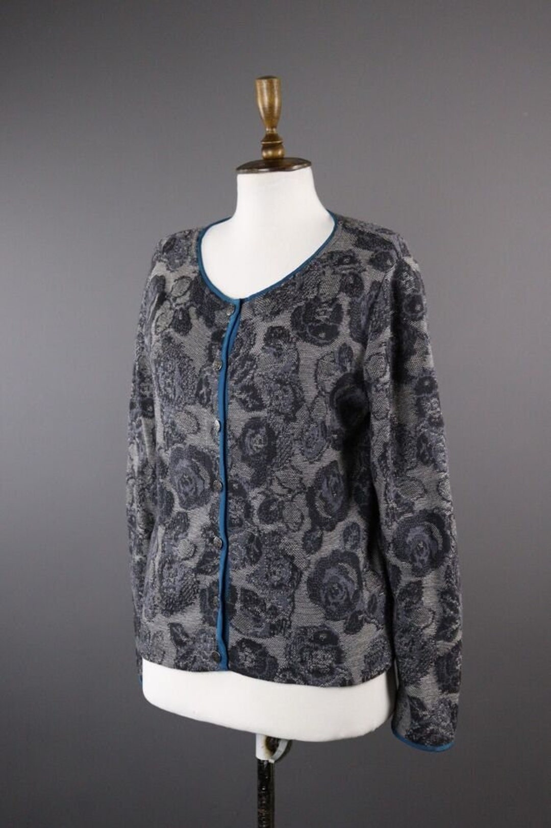 Veste Cardigan Blazer En Laine Bleu Anthracite IVKO - Motif Ornemental Géométrique - Neuve Avec étiquettes