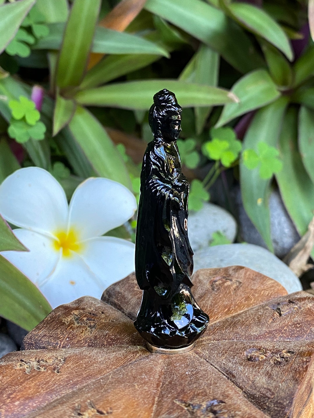 Meteorite Quan Yin Miniature Statue With Lotus Flower Altar / Box MQYM