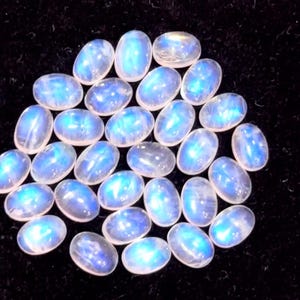 Monstone Cabochon Oval shape AAA Rainbow Moonstone Cabochon  Smooth Hand polished Cabochon Blue Flash Natural Rainbow Moonstone Cabochon