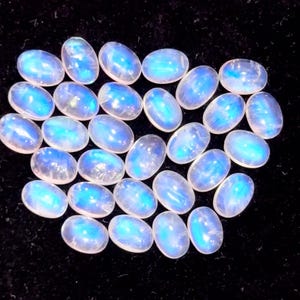 Monstone Cabochon Oval shape AAA Rainbow Moonstone Cabochon  Smooth Hand polished Cabochon Blue Flash Natural Rainbow Moonstone Cabochon