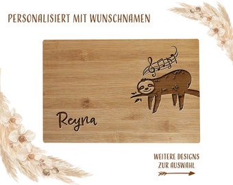 Frühstücksbrett personalisiert mit Faultier Koala Giraffe oder Huhn; Gravur Geschenkidee Kinder Brettchen Holzbrett Schneidebrett