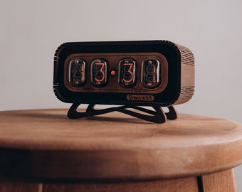 IN-12 Nixie Tube Clock: Retro Wooden Desk Clock