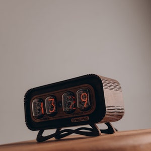 Nixie tube clock In-12, Vintage wooden clock, Digital clock, Bulb clock, Nixie uhr, Horloge clock, Desk clock image 10