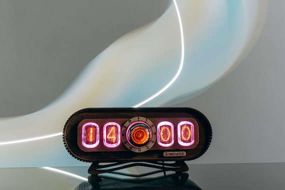 ニキシー管時計：4管 IN-12 デカトロン OG 4、ヴィンテージテーブル