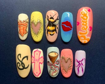 Sabrina Carpenter nails