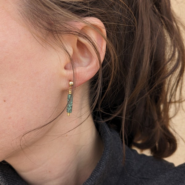 Boucles d'oreilles clou pendantes - goldfilled turquoise africaine or rempli "olmeto"
