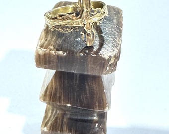 Vintage 10K Solid Gold Crucifix Ring – Religious Cross Jesus Design – Ornate Christian Jewelry