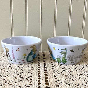 Melamine Peter Rabbit Bowls Set of 2 Small Bowls Stackable, Baby Food or Toddler Snacks, Plastic, Like New