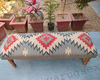 Handgeweven gestoffeerde kelimbank | Boho houten voetenbank | Vintage stoel met tribal patroon | Slaapkameraccentmeubilair in hal