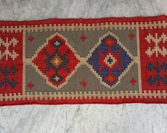 Alfombra Kilim tejida a mano en lana y yute. Alfombra Kilim Dhurrie hecha a mano con motivos orientales, tradicionales, indios, geométricos y turcos para la decoración del hogar.