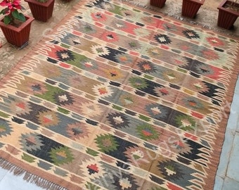 Handwoven Wool Jute Kilim Rug: Bohemian Dhurrie Rug