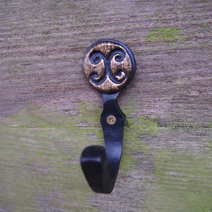 Evsteluo DeckenHaken Schwarz - Robuster Haken 22.7kg Mit BlumenDesign