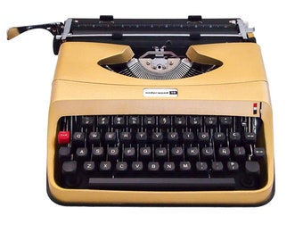QWERTY Manual vintage compact TYPEWRITER Jet Black UNDERWOOD 320 case