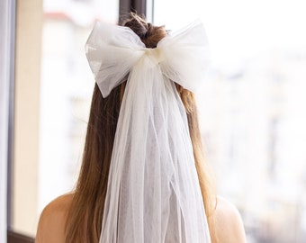 Tulle Bow, Bridal Hair Bow,Bow Veil,Bridal Hair Bow, Wedding Hair Bow, Ivory Bridal Bow, Wedding Veil with Bow, bride bow, bride accessories