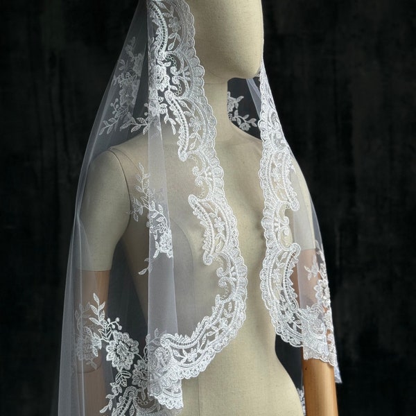 Embroidery flower veil/1 tier veil/mantilla style/ bridal veil/ wedding veil/ custom veil