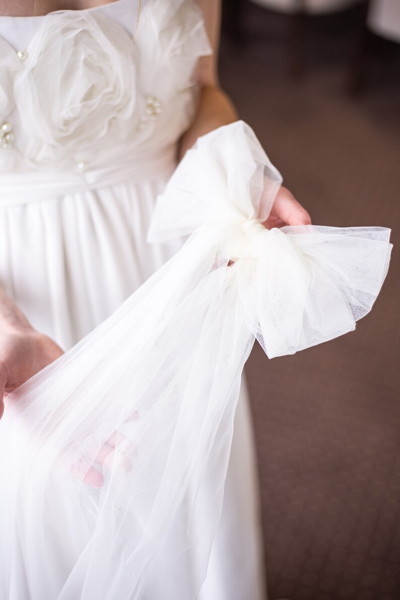 Ivory Tulle Bridal Hair Bow: Wedding Veil Alternative image 2