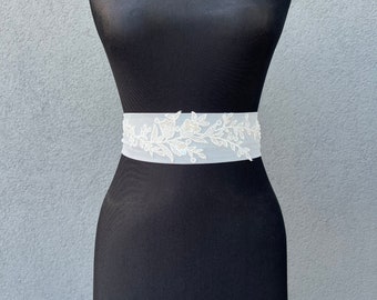 Wedding belt with train |Tulle Bow Bridal Sash | Ivory Bow Belt | Wedding Dress Sash| Over-sized Bow  Rhinestone Belt | Crystal Dress Sashes