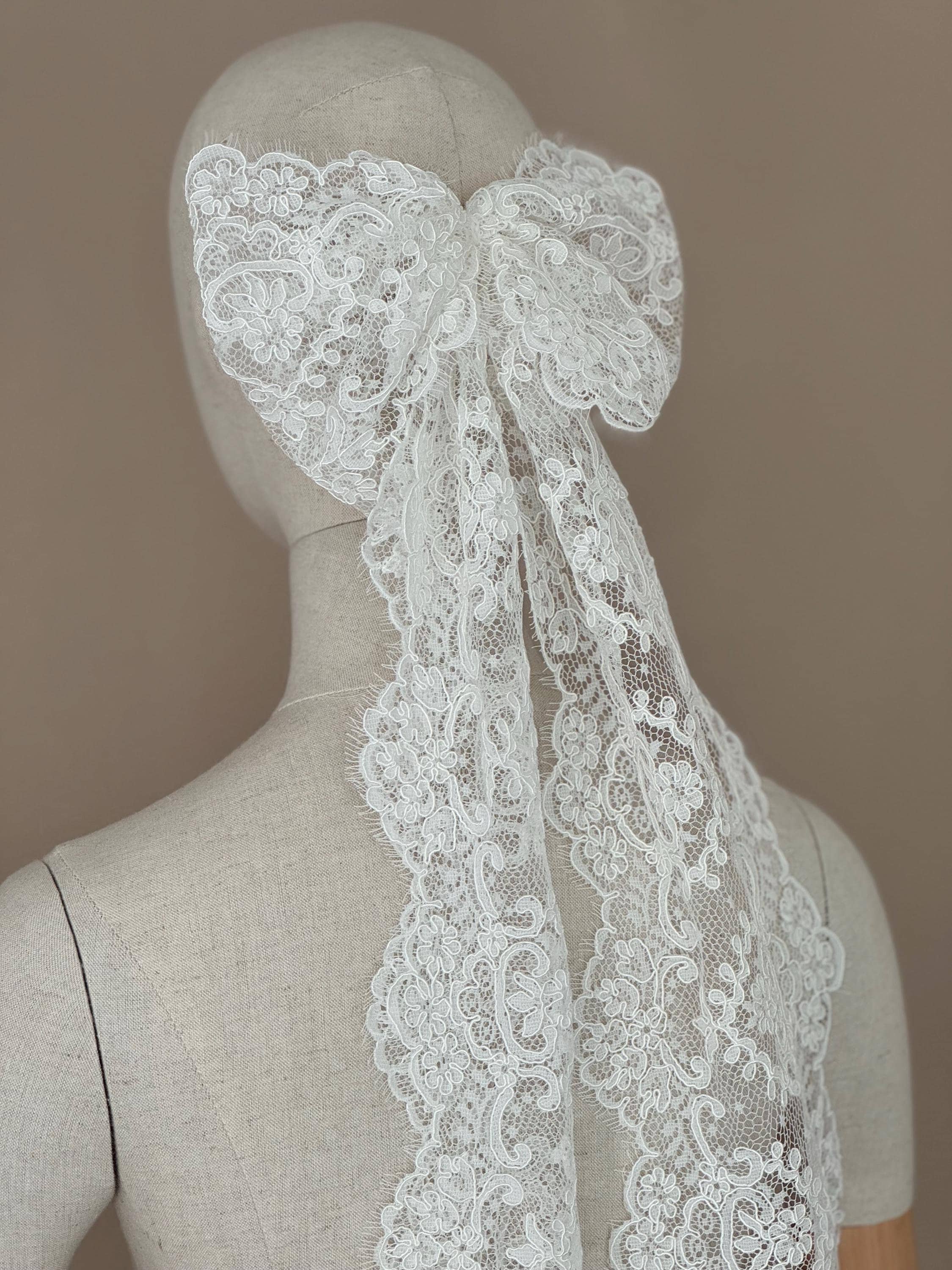 Ivory Lace Bow Hairpiece with Cascading Veil Lace Bridal Bow Veil: Ivory Wedding Hair Accessory - Etsy main image 4
