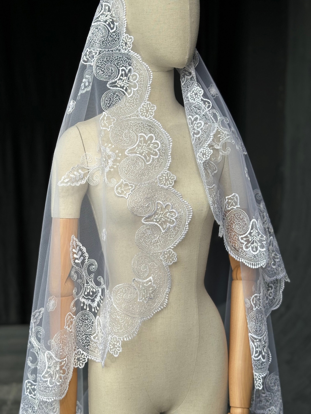 Velo Da Sposa In Rete Metallica Con Paillettes Dorate: Mantiglia Vintage Per Matrimoni E Cerimonie