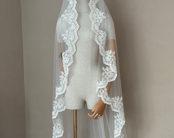 Ivory Mantilla Lace Veil, White Lace Wedding Veil Fingertip, Rose Lace Veil, Veil, Bridal Lace Veil, Bridal Veil, White veil