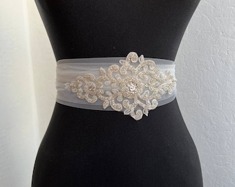 Wedding dress belt / Pearl Bridal Sash  Wide Beaded Rhinestone Wedding Dress Belt/Beaded Rhinestone Ivory  Bridal Sash Wedding with feathers