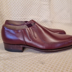 Mocassins de couro vermelho dos anos 40, modelo unissex tamanho 39 europeu.
