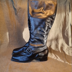 White go go shop boots size 8
