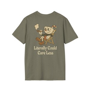 CupHead Relajándose y Fumando - Diseño retro y vintage, camiseta gráfica de estilo suave. (Unisex)