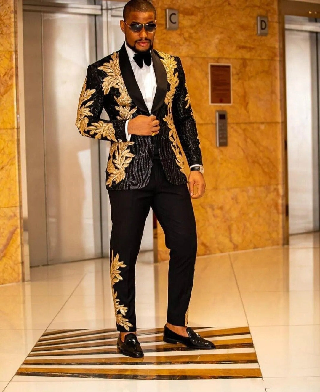 Black Mens Suit Two Pieces Sequins Embroidery Wedding Grooms Tuxedos ...