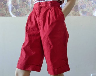 United Colors of Benetton 80s 90s vintage high waisted pleated red shorts with pockets, 100% cotton, size 8, 27" waist