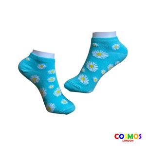 Daisy Print Trainer Socks for Women, Flower Trainer Socks for Her, Fun Novelty Socks,Daisy Patterned Socks, Womens Daisy Socks, Flower Socks