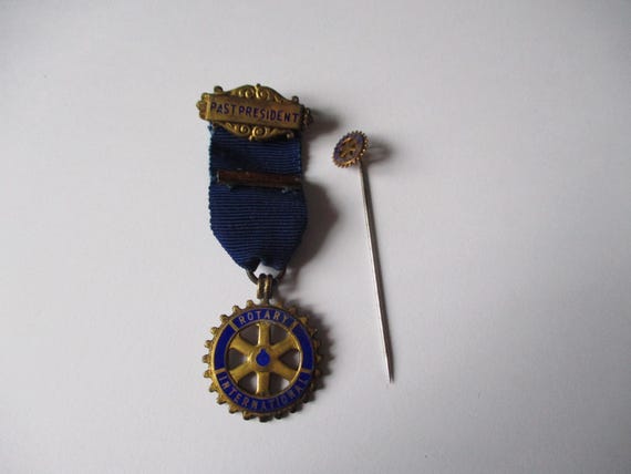 Rotary international pin - Gem