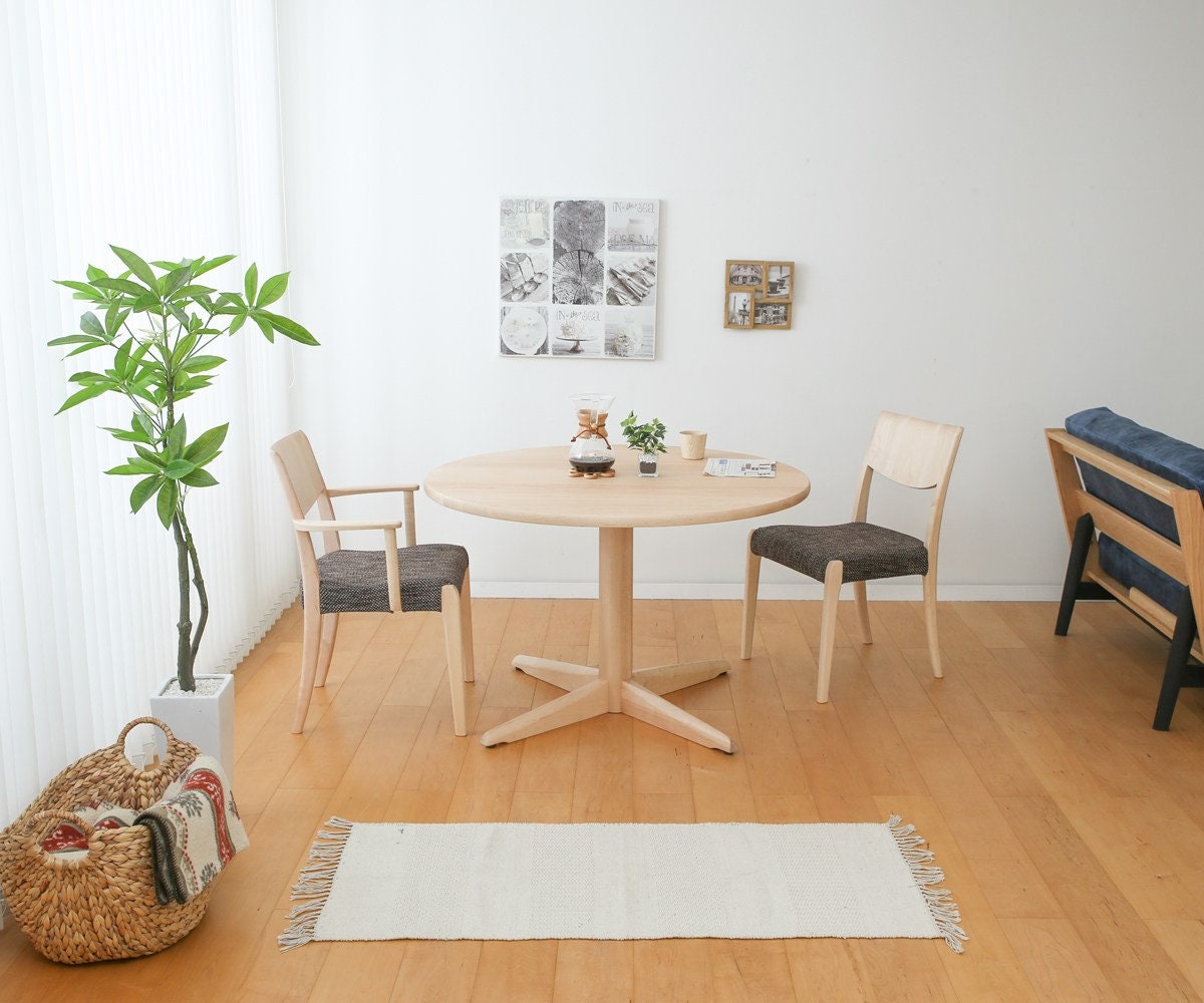 Japanische Möbel mit Esstisch Kreis Einbein | Etsy