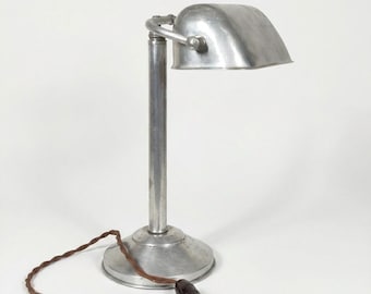 1940s Industrial Bauhaus Table Lamp – Mid-Century Aluminum Desk Light – Aluminum & Bakelite